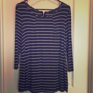 Gray and cream quarter length shirt